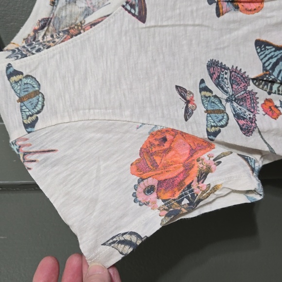 Lucky Brand Butterfly Top - Picture 4 of 5